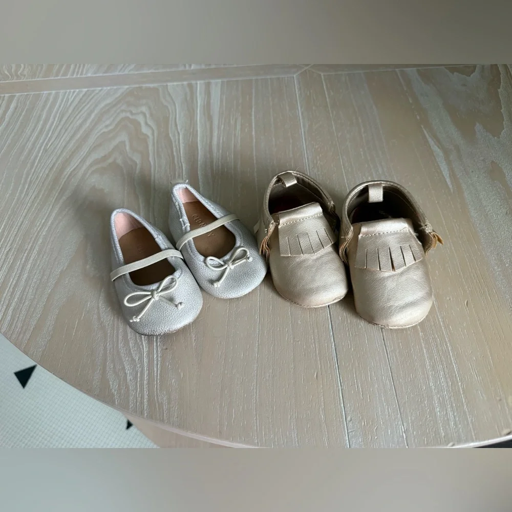 Old Navy|FREE w kids purchase,Stylish baby girl Shoes Set - Cream and Gold•0-6M